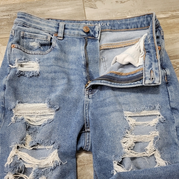 6 American Eagle Mom Straight Jean - Picture 4 of 9